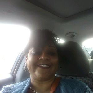 Meet your Posher, Dionne